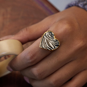 Anillo con Estampado de Cebra en Forma de Corazón, Chapado en Oro, Joyería de Moda para Mujer, Regalo - Product Image 3