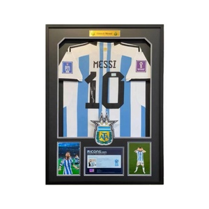 Colgador de pared negro personalizado de gama alta, marco de exhibición de Jersey de madera para recuerdo de baloncesto, fútbol y béisbol - Product Image 1