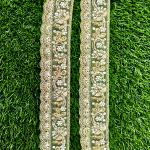 Encaje JK Elegante, Romántico y Ecológico, 100% Poliéster, Estilo Floral, con Bordado Intrincado y Borde de Encaje - Product Image 1