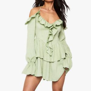 Nuevo Diseño de Vestido Mini con Hombros Descubiertos y Volantes, Vestido de Verano de Gasa Arrugada con Mangas Largas y Capas para Mujer - Product Image 1