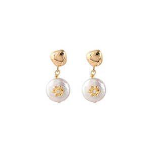 Boucles d'oreilles clous WENCHI pour femme, perles baroques 1601, motif fleur plate - Product Image 1