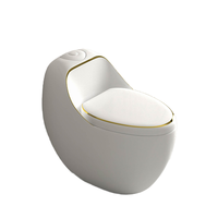 Vente en gros de luxe ligne dorée cuvette de salle de bain une pièce toilette en céramique placard à eau en porcelaine couleur or noir toilette en forme d'oeuf