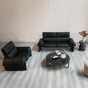 Canapé en <span class=keywords><strong>cuir</strong></span> moderne avec accoudoirs sculpturaux incurvés pour espace de vie décontracté, coin conversation et zone de réception - Product Image 6