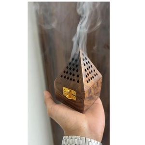 Quemador de Bakhoor Más Vendido y Elegante Quemador de Aroma de Madera para Hogar, Oficina, Hotel y Uso Espiritual Disponible para la Venta - Product Image 1
