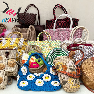 ผู้จัดจำหน่ายโดยตรง ขายส่งราคาถูก กระเป๋าถือสุขภาพดี ทำจากไม้ไผ่ถัก สำหรับผู้หญิง สะพายหรือถือได้  กระเป๋าแบรนด์เนมมือสองแบบคละแบบ - Product Image 1