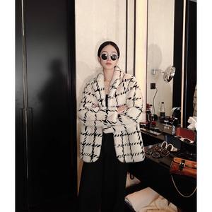 Design élégant femmes robuste Quadruple incrusté à carreaux véritable <span class=keywords><strong>manteau</strong></span> <span class=keywords><strong>de</strong></span> fourrure <span class=keywords><strong>de</strong></span> vison vente fourrure manteaux d'hiver femmes - Product Image 1