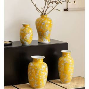 مزهرية سيراميك كلاسيكية صفراء مرسومة يدويًا تصميم فن الانصهار الصيني-الأمريكية للمداخل وديكور الطاولة الفاخر - Product Image 1