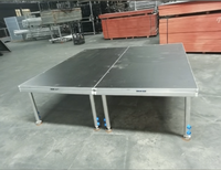 L'élégante scène de concert en aluminium de couleur s'assemble avec un sol en contreplaqué pour la construction de concerts à l'extérieur et à l'intérieur
