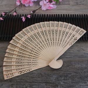 Abanico Plegable de Madera Grabado - Recuerdo Personalizado para Fiestas y Bodas, Decoración Portátil - Product Image 4