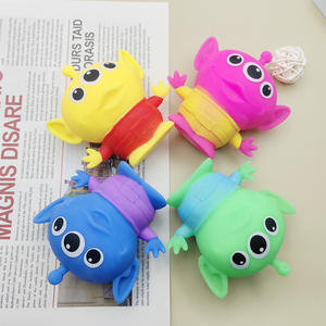 Nuovo Giocattolo Antistress a Forma di Alieno a Tre Occhi in Gomma Morbida, Unico e Divertente per Bambini, Vendita all'Ingrosso - Product Image 6