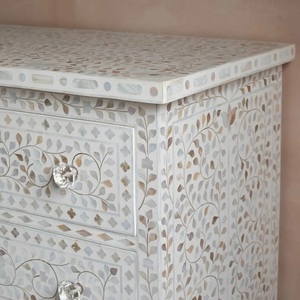 Commode à tiroirs artisanale très demandée avec plusieurs tiroirs de rangement pour usage domestique, disponible à bon prix - Product Image 4