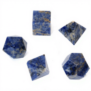 Lot de 5 figurines en pierre gemme de sodalite sculptées à la main, géométrie sacrée, solides formes platoniques, thème Amour, Gujarat – Vente en gros, durables - Product Image 2