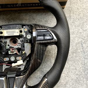 Volante Deportivo de Fibra de Carbono Perforado, Forma Plana Superior e Inferior, Acabado Negro Brillante, Excelente Calidad, <span class=keywords><strong>Precio</strong></span> de Fábrica, Personalizable - Product Image 2