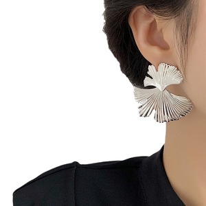 Boucles d'Oreilles Rotatives en Forme de Fleur de Ginkgo, en Plaqué Or 14K, Grandes Boucles d'Oreilles Légères, Bijoux, Cadeau - Product Image 2