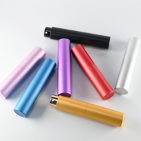 Flacon de parfum de poche en aluminium personnalisable de 8 ml, 10 ml, 20 ml, avec atomiseur à visser et flacon pulvérisateur en verre à l'intérieur