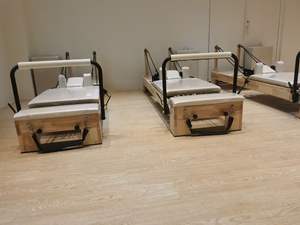 جهاز بيلاتس ريفورمر خشبي للتمارين المنزلية واليوغا وتدريب عضلات الجسم الأساسية، آمن، طراز YJM YJM1-X2 - Product Image 4