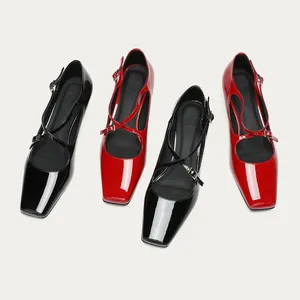 여성용 메리 제인 신발 스퀘어 발가락 정품 특허 가죽 여성용 빨간 발 뒤꿈치 새로운 스타일