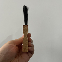 Brosse de nettoyage de plaque de base de softball et de baseball avec manche en bois et poils en PP doux, personnalisable avec logo, pour arbitre