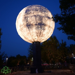Escultura de Luna de Fibra de Vidrio de 10m para Exteriores, con Iluminación LED, para Decoración de Parques, Centros Comerciales y Eventos, Marca Senzhao - Product Image 4