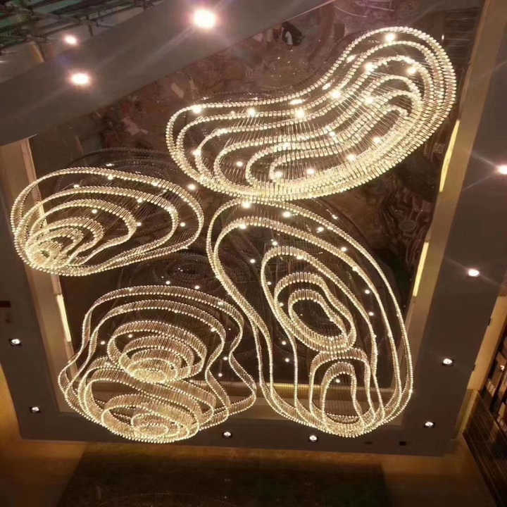 シャンデリア メープルリーフ 落て 