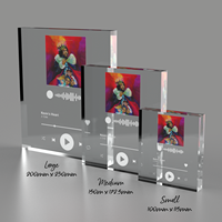 Présentoir pliable moderne en acrylique pour plaques de chansons, idéal pour une présentation élégante et unique de chansons