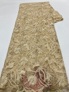 Nuovo tessuto di pizzo in tulle con ricamo ad arco di paillettes - Product Image 4