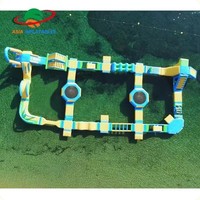 Parc aquatique gonflable de taille moyenne, île aquatique flottante gonflable pour les jeux sportifs aquatiques
