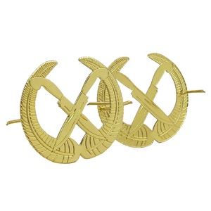 Logotipo personalizado de fábrica estampado sombrero dorado Pin de solapa insignia DISEÑO DE Metal ahueca hacia fuera tapa de rama de olivo accesorio insignia uniforme emblema - Product Image 1
