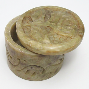 Boîte à bijoux en pierre savonneuse sculptée à la main, forme ronde 3x4 pouces, pour décoration intérieure Feng Shui Inde - Product Image 1