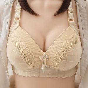 Soutien-gorge pour femmes grandes tailles avec motif ajustable et sous-vêtements froncés de haute qualité sans armatures. - Product Image 1