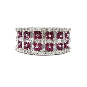 Bague unisexe en or blanc massif 18 carats avec diamant taille brillant et rubis, sertie en canal, pour mariage, fête ou anniversaire, style vintage raffiné - Product Image 1