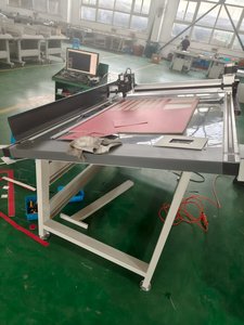Cortadora CNC de Cama Plana con <span class=keywords><strong>Software</strong></span> CAD/CAM para Marcos de Fotos, Cartulinas y Patrones Artísticos Complejos - Product Image 4