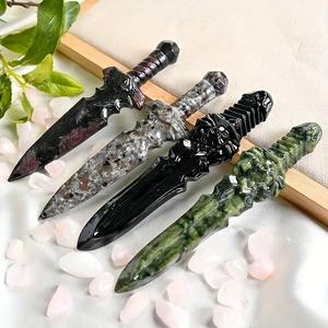 Épée en cristal de style européen de haute qualité, modèle de poignard, décoration d'intérieur, artisanat de sculpture, vente en gros - Product Image 2