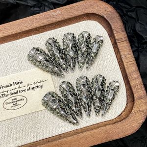 676Long Pointed Abnehmbare hand gefertigte tragbare Nail Art Super Shiny Hot Selling Grey Dark Style für künstliche Fingernägel