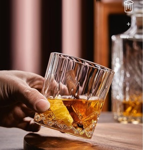 Bouteille à whisky en verre transparent gravé sans plomb de 800 ml et 1000 ml avec bouchon pour <span class=keywords><strong>vodka</strong></span>, bourbon, brandy - Product Image 5