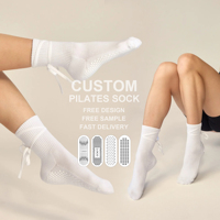 Chaussettes de yoga et de Pilates antidérapantes en coton avec logo de créateur, chaussettes de ballet pour femmes, chaussettes de sport athlétiques personnalisées