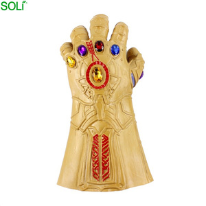 Hecho en China al por mayor promocional barato y buena <span class=keywords><strong>película</strong></span> Cosplay acción Thanos juguetes de guerra del infinito guante - Product Image 6