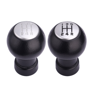 Pommeau de levier de vitesse manuel 5 vitesses en cuir noir avec lettrage argenté pour Suzuki Swift - Product Image 1