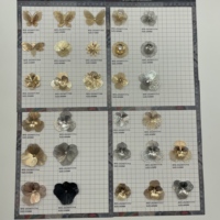 Accessoires de chaussures haut de gamme plaqués, motif floral ajouré à lignes radiales, appliques métalliques délicates incrustées de strass, pièces de chaussures