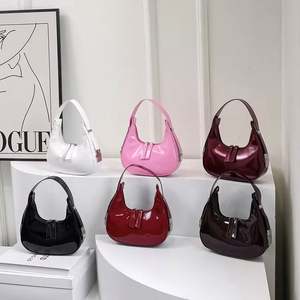 Sac à main élégant en cuir pour femme, à bandoulière unique, nouvelle capacité personnalisée, chaînes, tendance, polyester décontracté pour femme - Product Image 1