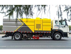 รถกวาดถนน Clw Howo 4x2 18 ตัน คุณภาพเชื่อถือได้ รองรับการปรับแต่งสำหรับการทำความสะอาดในเขตเทศบาล - Product Image 5