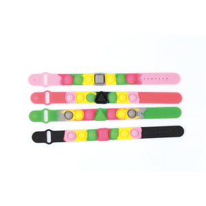 Nhà Máy Giá cầu vồng Silicone Vòng đeo tay trẻ em đẩy <span class=keywords><strong>Pop</strong></span> Bong Bóng cảm giác bóp đồ chơi hẹn giờ lỏng cho căng thẳng cứu trợ biểu tượng tùy chỉnh - Product Image 5