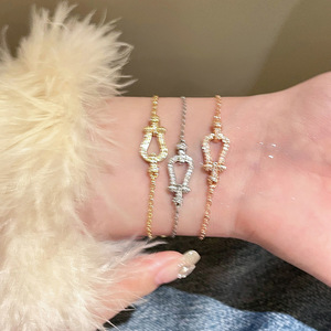 Pulsera de Cadena de Lujo Chapada en Oro de 18K con Circonita Cúbica y Hebilla de Herradura de Diamantes para Mujer, Regalo para Uso Diario o Fiestas - Product Image 4