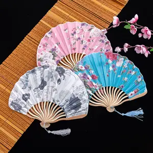 1 Stuks Retro Opvouwbare Zijde Fan Chinese Japanse Stijl Decoratieve Vrouwen Vrouwelijke Zak Bamboe Handvat Fan Hand Decoratie Fan