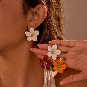 เครื่องประดับชุบทอง 14k 18k แบบไม่ก่อให้เกิดอาการแพ้ ดีไซน์สวยงาม ต่างหูแฟชั่นรูปดอกไม้สไตล์ฮาวาย ทำจากสแตนเลสสตีล 316L สำหรับผู้หญิง - Product Image 1