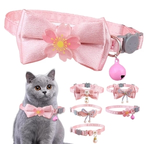 Collier <span class=keywords><strong>de</strong></span> luxe rose réglable en satin et dentelle pour chaton, chat ou chien, avec clochette, nœud papillon et pendentif perle pour chat femelle - Product Image 1