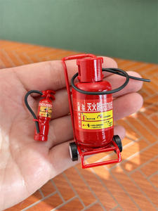 Accessoire extincteur miniature en métal pour poupée BJD bricolage <span class=keywords><strong>maison</strong></span> de poupée Mini figurine elfe <span class=keywords><strong>maison</strong></span> de poupée Mini Style jouet - Product Image 4