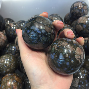 Boules de cristal de <span class=keywords><strong>glaucophane</strong></span> polies en gros, sphère de guérison pour la décoration - Product Image 5