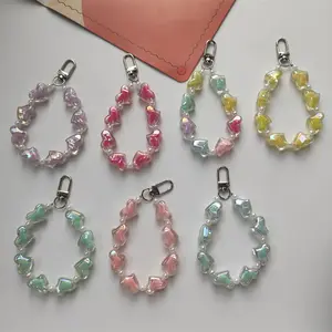 Joli porte-clés en forme de cœur 3D pour femmes et filles, pendentif de sac à main, avec bracelet de luxe en perles de cœur