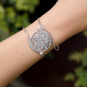 Pulsera de perlas de acero inoxidable 316L con baño de oro PVD, joyería sostenible y resistente para mujer - Product Image 3